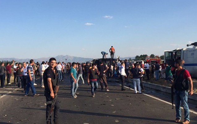 turkiyede-polise-qarsi-terror