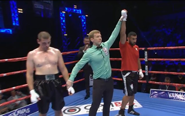 qebelenin-bokscusundan-erken-qelebe