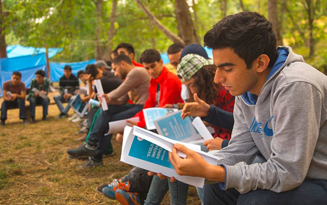 baki-ali-neft-mektebinde-aciq-qapi-gunu-kecirilib