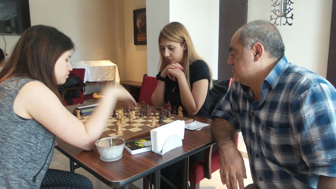 qadinlardan-ibaret-millimiz-telim-mesq-toplanisinda