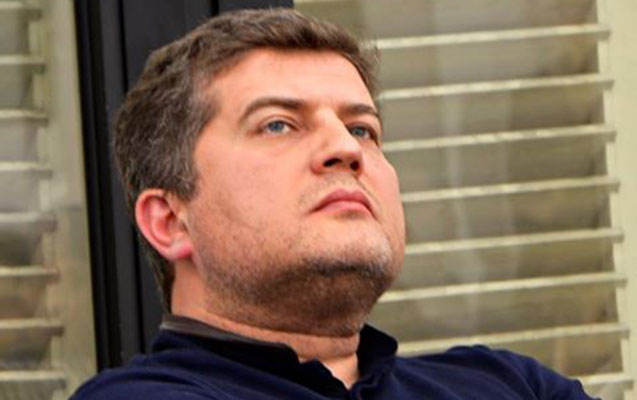 erkin-qedirlinin-olkeden-cixisina-qoyulan-qadaga-aradan-goturuldu