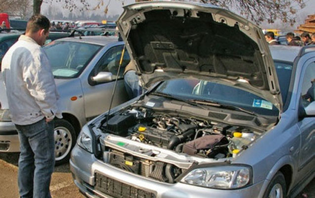 banklarin-kredit-vermemesi-masin-bazarini-oldurub