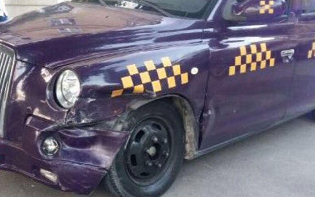 bakida-london-taxisi-qeza-toretdi