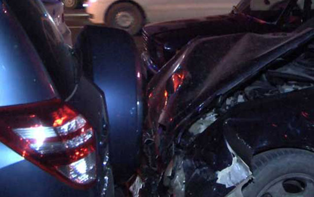 bakida-qadin-surucu-qeza-toretdi-