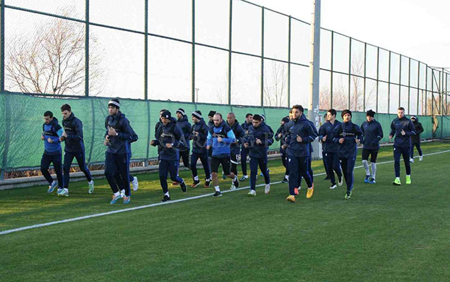 rinat-huseynov-qarabagda-baxisda