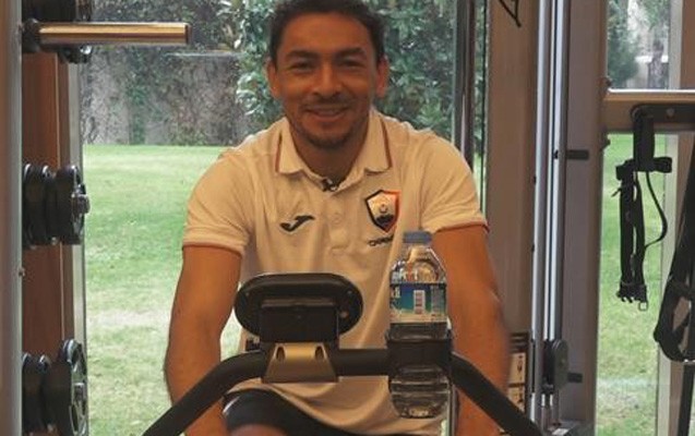 qebelenin-futbolcusu-noyere-qol-vurmaq-isteyir