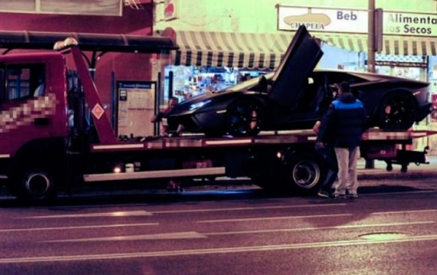 ronaldonun-hali-pislesdi-lamborghinisini-evakuator-apardi