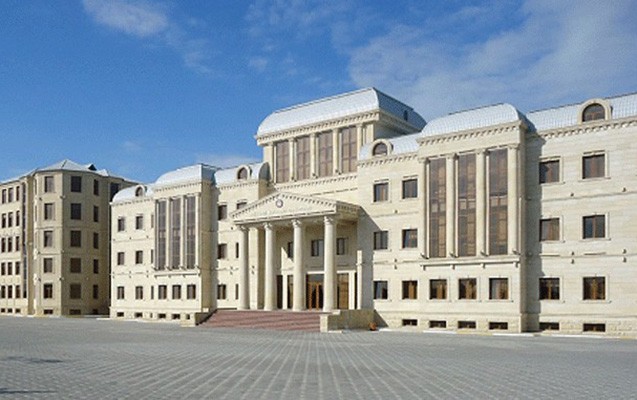 azerbaycanda-bu-ali-mektebe-ancaq-oglanlar-qebul-olunur