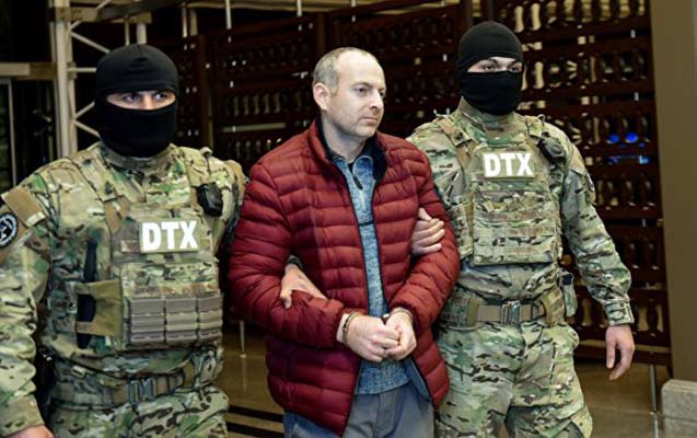 lapsini-azerbaycana-vermekle