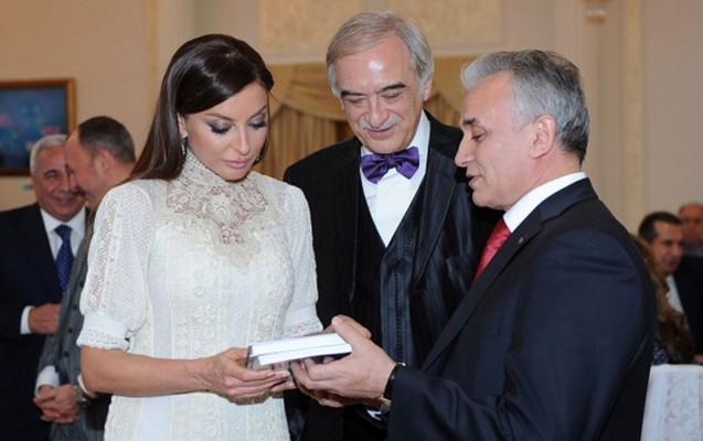vaqif-bayramova-prezidentin-fexri-diplomu-verildi