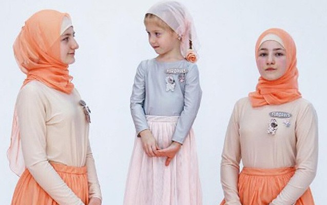 kadirovun-azyasli-qizlari-model-oldular