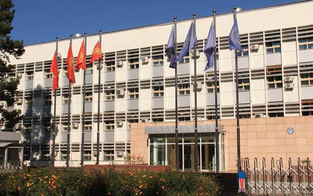 sefirliyin-masini-qezaya-dusdu