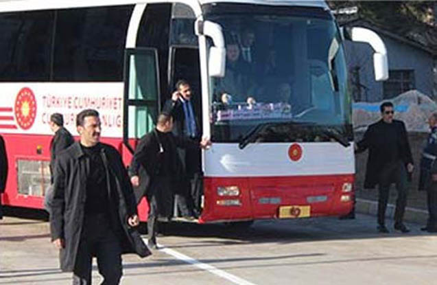 erdoganin-oldugu-avtobus-qeza-toretdi