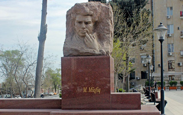 musfiqin-heykeli-15-gune-yerine-qoyulacaq