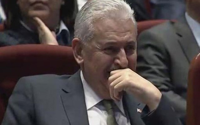 turkiye-bas-naziri-agladi