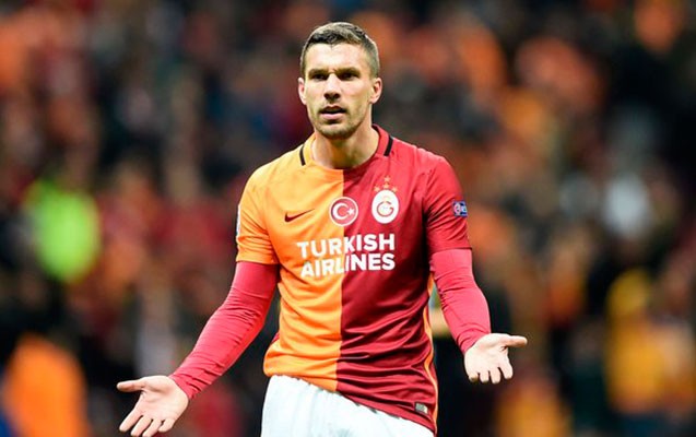 podolski-resmen-qalatasaraydan-ayrildi