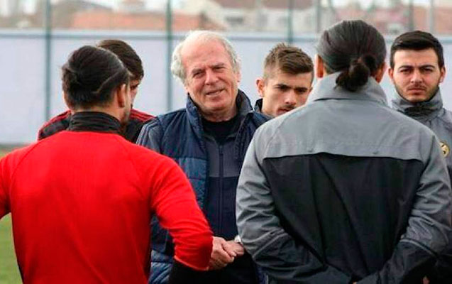 xezer-lenkeranin-sabiq-bas-mesqcisi-ile-futbolcu-arasinda-qalmaqal