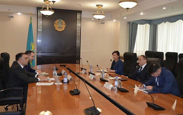resad-memmedov-qazaxistanli-nazirle-gorusub