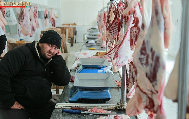 azerbaycanda-etin-qiymetini-kim-qaldirir