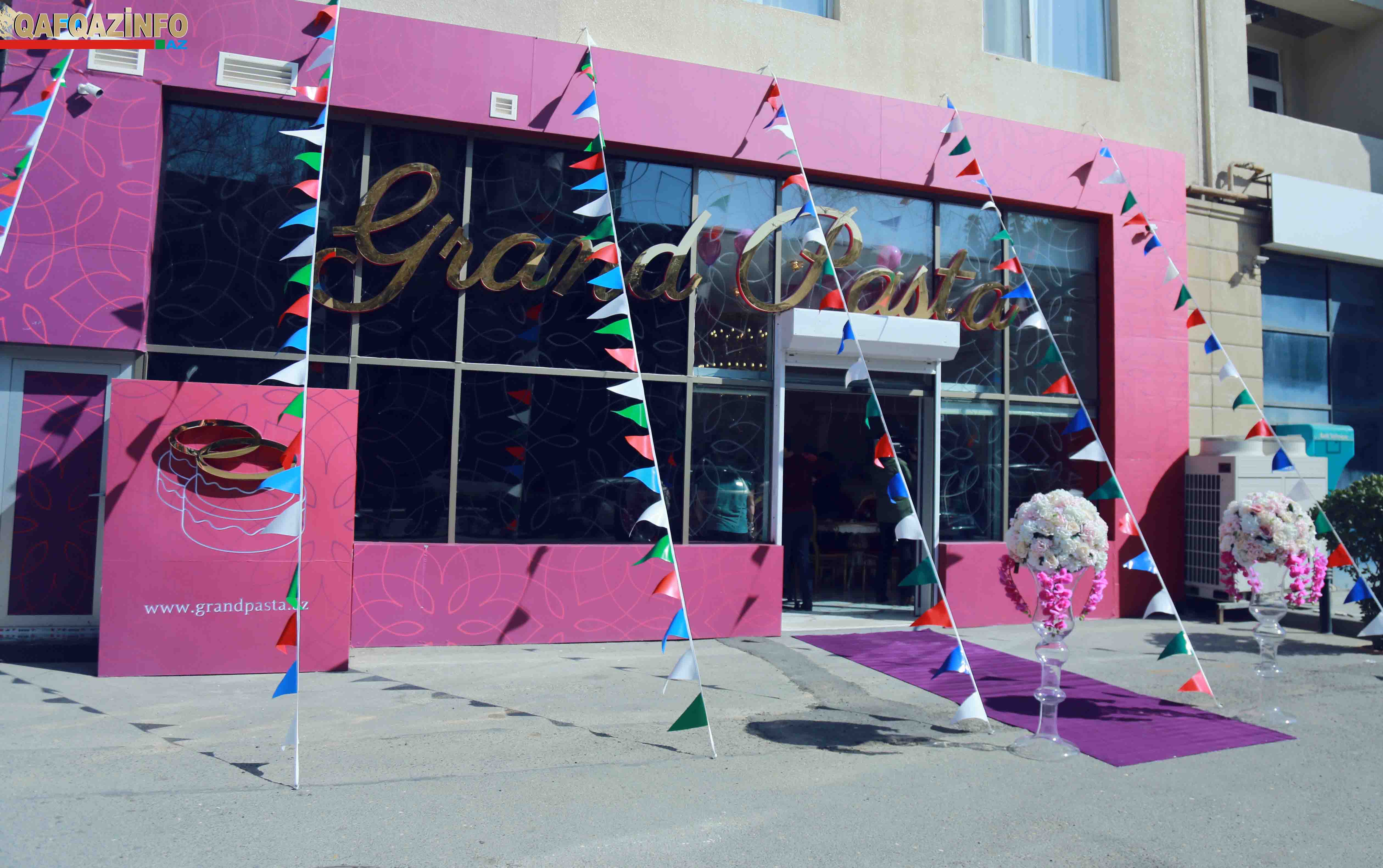 meshurlar-yeni-mekanin-acilisinda-