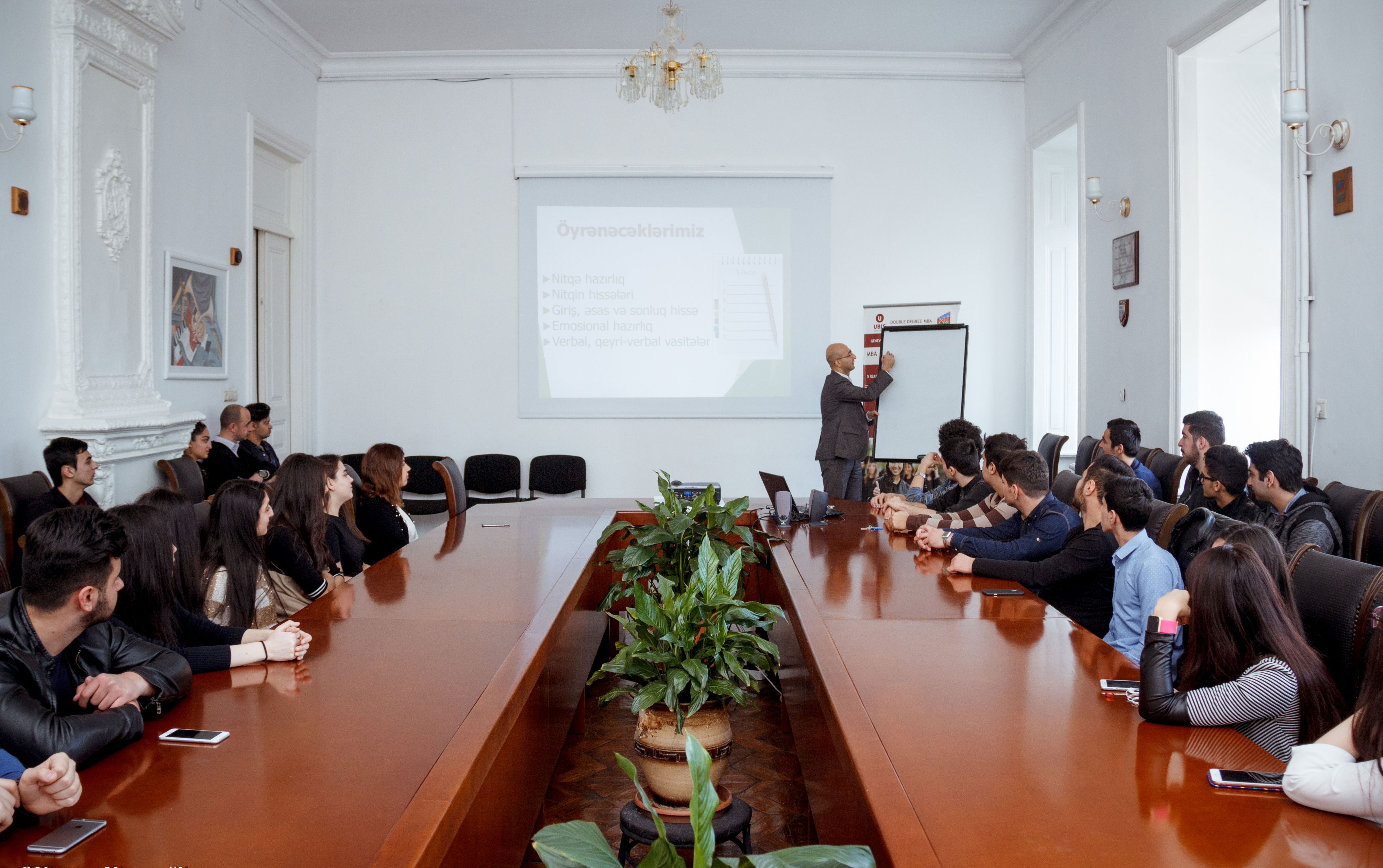 nitq-unsiyyet-ve-teqdimat-bacariqlari-movzusunda-telim-kecirilib