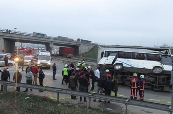 turkiyede-dehsetli-yol-qezasi