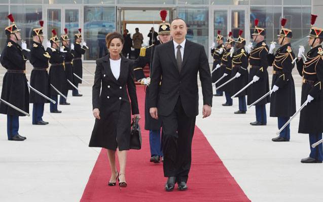 prezident-xanimi-ile-qayidir