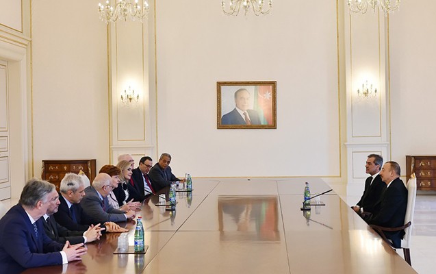 prezident-onlari-qebul-etdi
