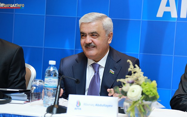 n-boyuk-futbol-azarkesi-ilham-liyevdir-