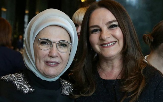 azerbaycanli-meshur-prezident-sarayinda