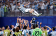 messi-davam-dedi