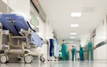 deniz-kenarinda-zeherlenmisdi