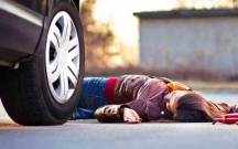 bilesuvarda-kisi-15-yasli-qohumunu-masinla-vurdu