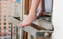 bakida-17-yasli-qiz-10-cu-mertebeden-yixilib-oldu