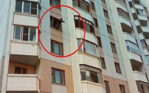 aaaf-parkda-19-yasli-qiz-7-ci-mertebeden-yixilib-oldu