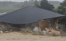 Güclü sel Şabranda evi yerlə bir etdi