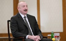 Armudu stəkanda çay, limon və “İstisu”...
