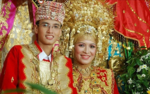 Burada qadınlar deyil, kişilər “gəlin” olur