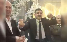 Milli Qəhrəman qızına toy etdi