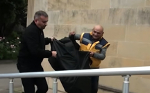 “İcazəsiz otağa girib isinmək üçün od qalayıblar”