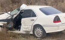 bilesuvarda-kamazla-minik-masini-toqqusdu