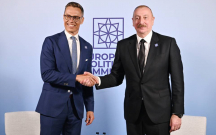 prezident-hemkarini-tebrik-etdi