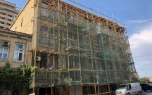 Bakıda təmir zamanı tarixi abidəyə zərər vuruldu, yağış suyu evlərə doldu