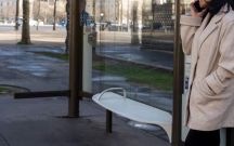 dayanacaqdaki-sahibsiz-cantadan-6-mine-yaxin-pul-goturdu