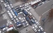 Bakıdakı bu tıxacın səbəbi müzakirə yaratdı