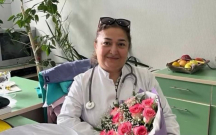 6-usaq-anasini-heyata-qaytaran-hemin-hekim