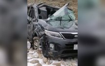 Qusarda avtomobil dərəyə aşdı