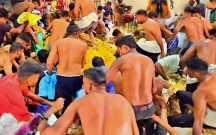 yemek-ucun-bir-birilerini-ezdiler