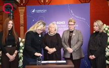 Ailələri qəzaya həsr olunan poçt markasının təqdimatında