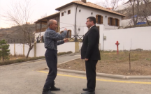 Laçında ata mülkünə köçən ailə indi də obyekti istəyir